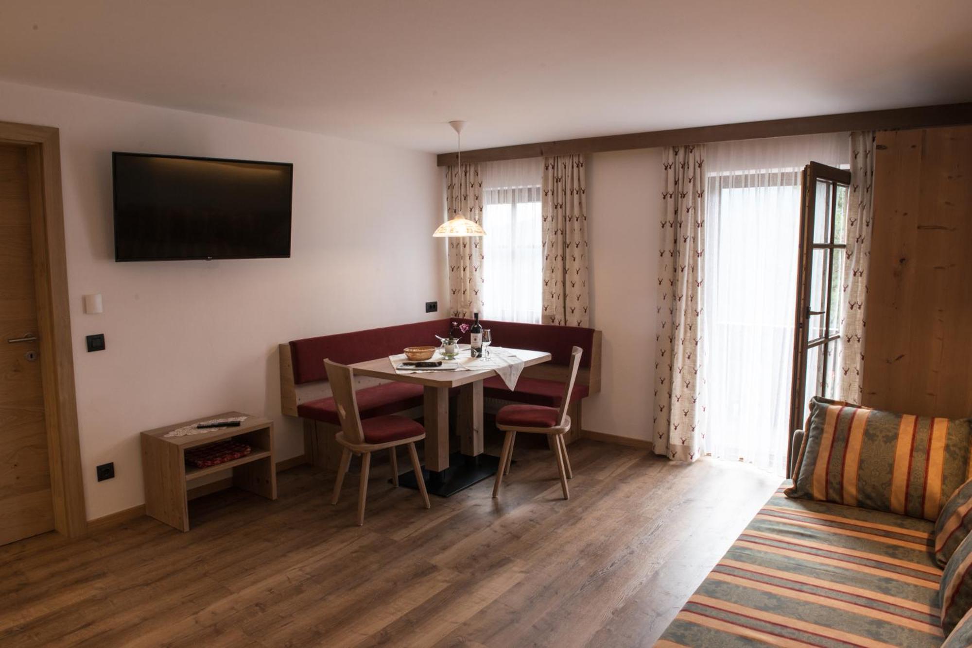 Da Kathi Aparthotel San Candido Eksteriør bilde
